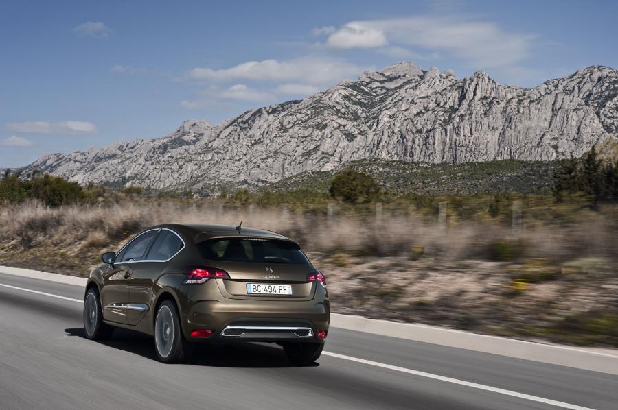  Citroen DS4 2010 года  (фото 53 из 143)